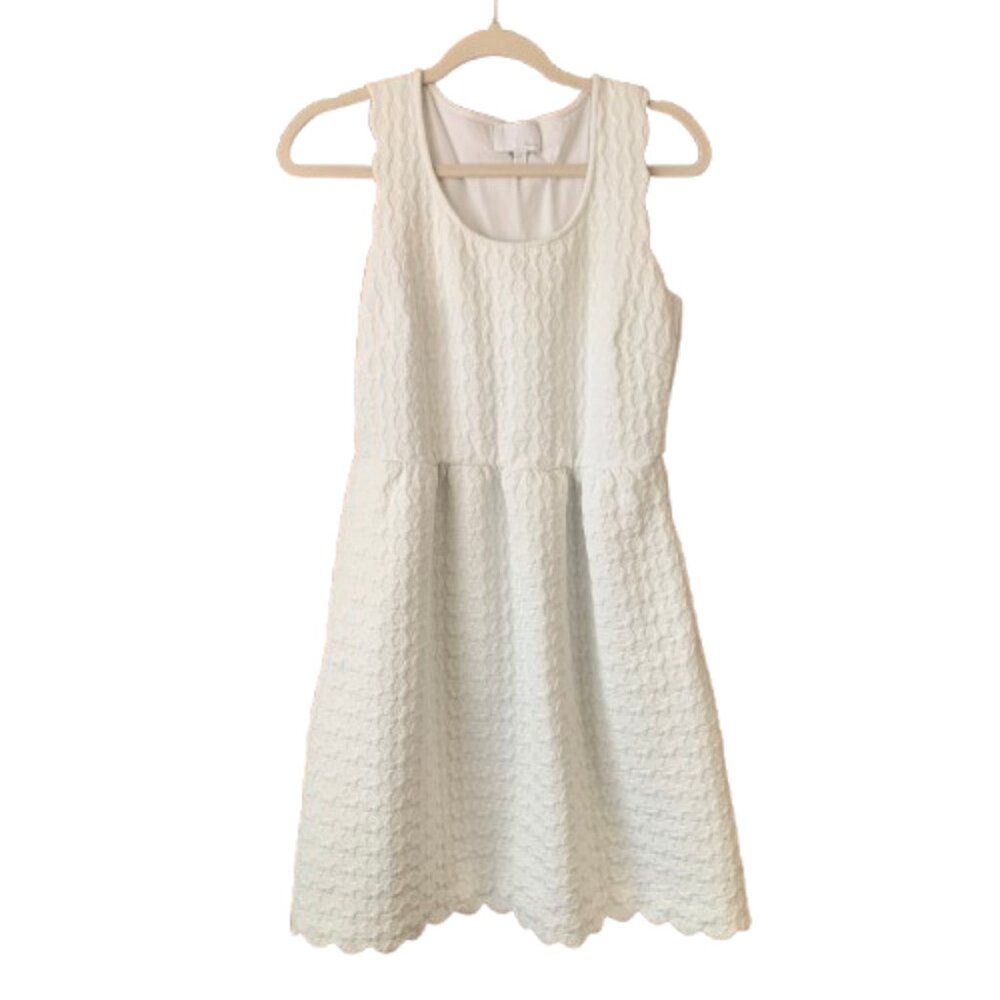 Dalia White Quilted Scallop Scoop Neck Lace Detail Women's Size 6 Dress EUC